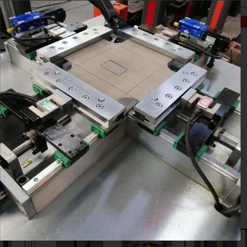 1695697828323817.png 雙軸雙向拉伸試驗(yàn)機(jī) 醫(yī)學(xué)多方向50KN1.png